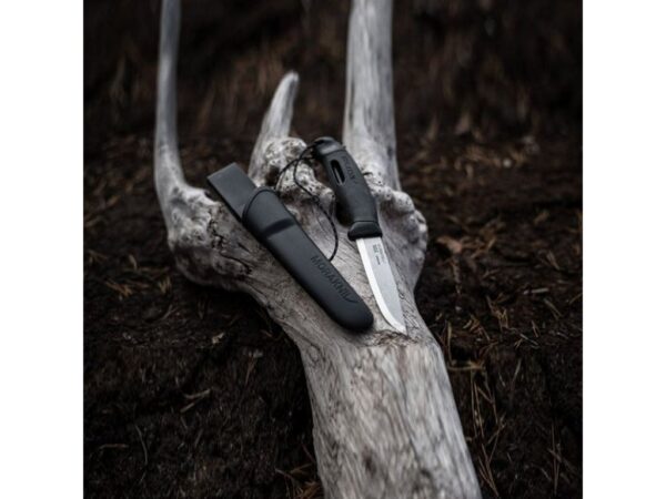 8782-3_morakniv-companion-spark-black 11